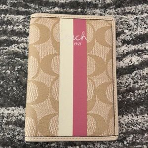 Coach - Passport Case - Signature Canvas